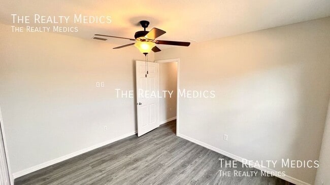 Building Photo - 4165 Hammock Rd