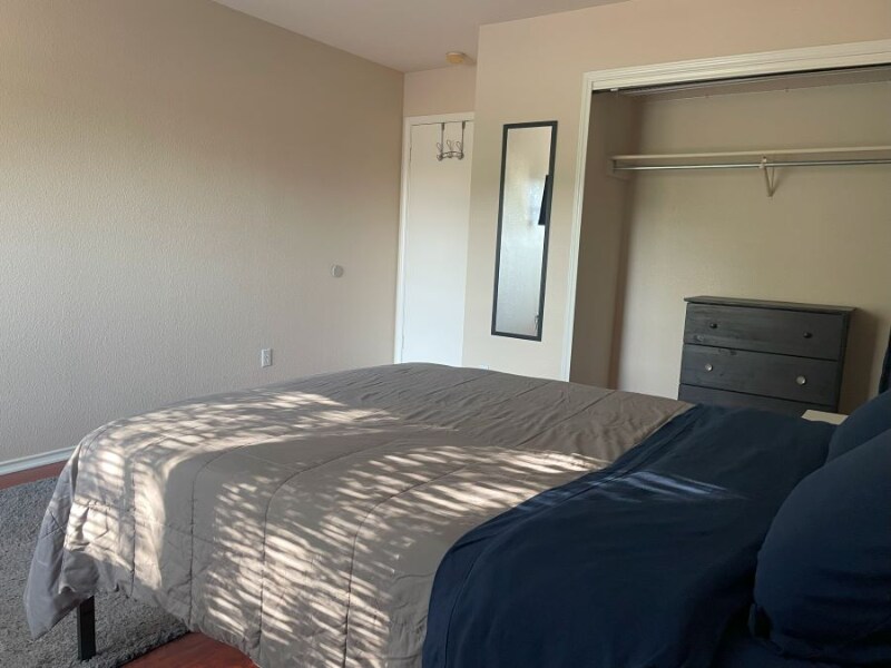 Building Photo - 1700 Balsam Way