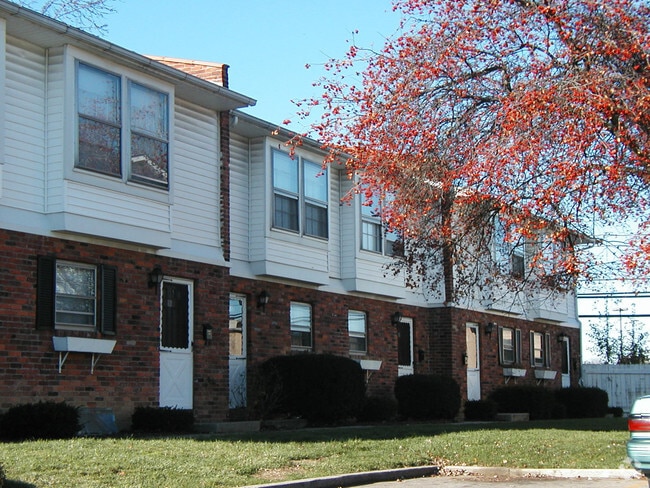 Building Photo - Gaslight Village