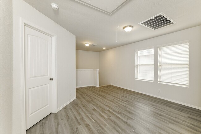 Building Photo - 2354 Applewhite Mdw