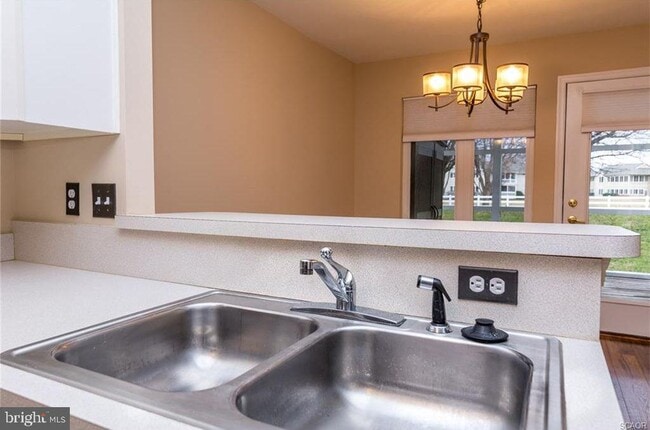 Building Photo - 117 Lakeside Dr