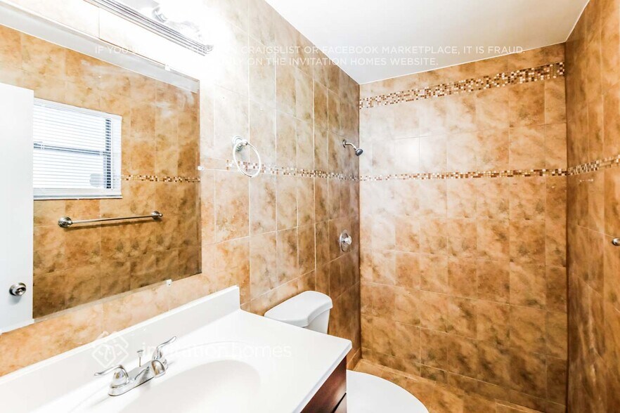 Building Photo - 4900 NW 92nd Ave