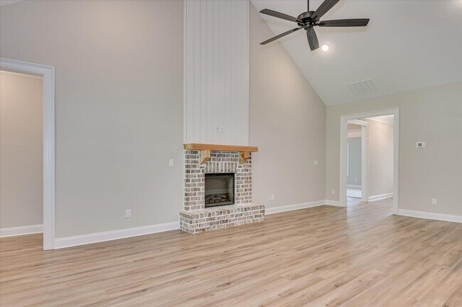 Building Photo - 136 Tanager Ln