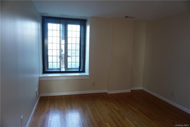 Building Photo - 110 Chateau Rive