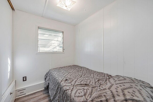 Building Photo - 14456 Glenview Dr