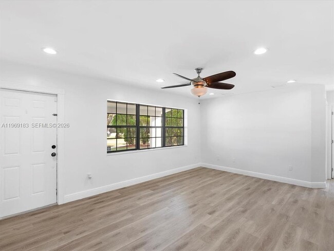 Building Photo - 8 SW 11th St