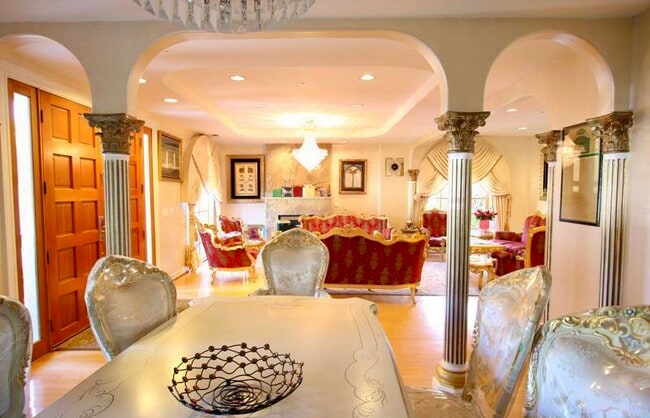 Building Photo - 921 Georgina Ave