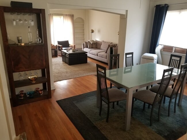 Building Photo - 466 N Orange Grove Ave