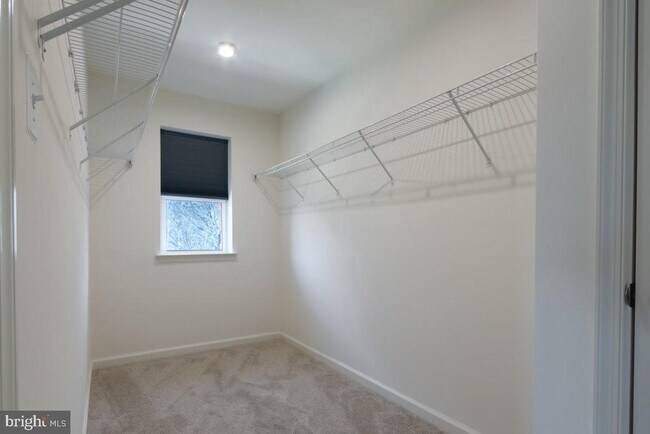 Building Photo - 9920 -B Sir Barton Wy