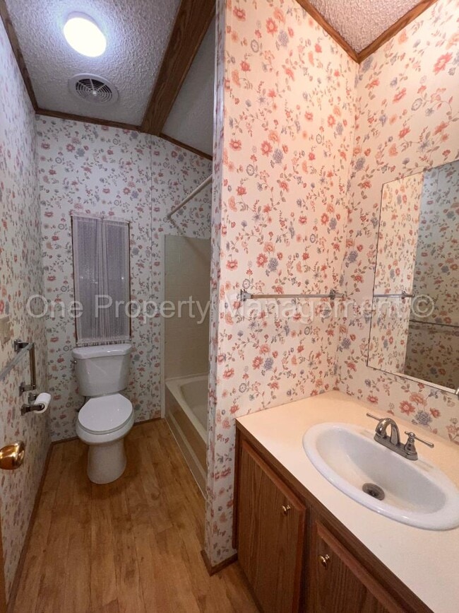 Building Photo - 24403 Gile Pl