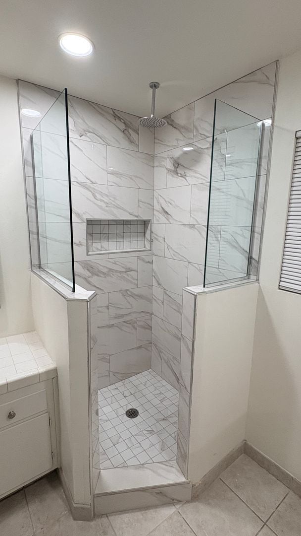 Building Photo - Remodeled 3 bedroom/ 2 bathroom home