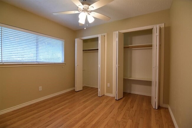 Building Photo - 8507 Grove Park Dr