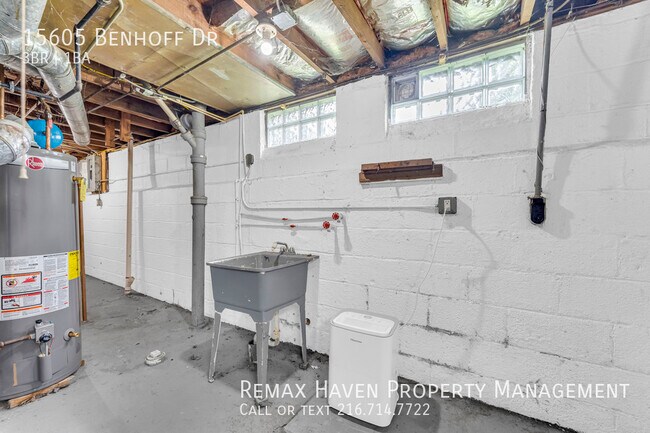 Building Photo - 15605 Benhoff Dr