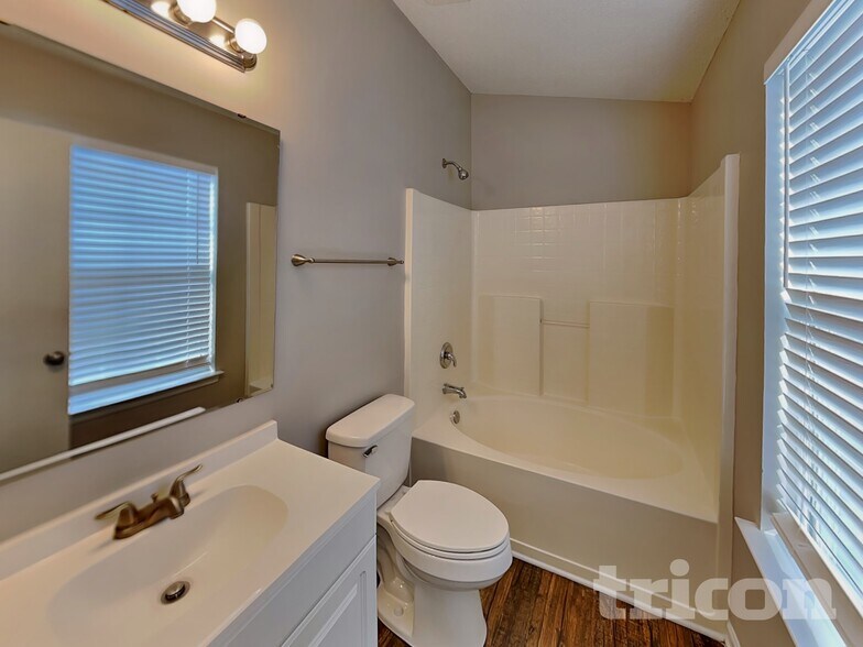 Building Photo - 198 Brantley Pl Dr