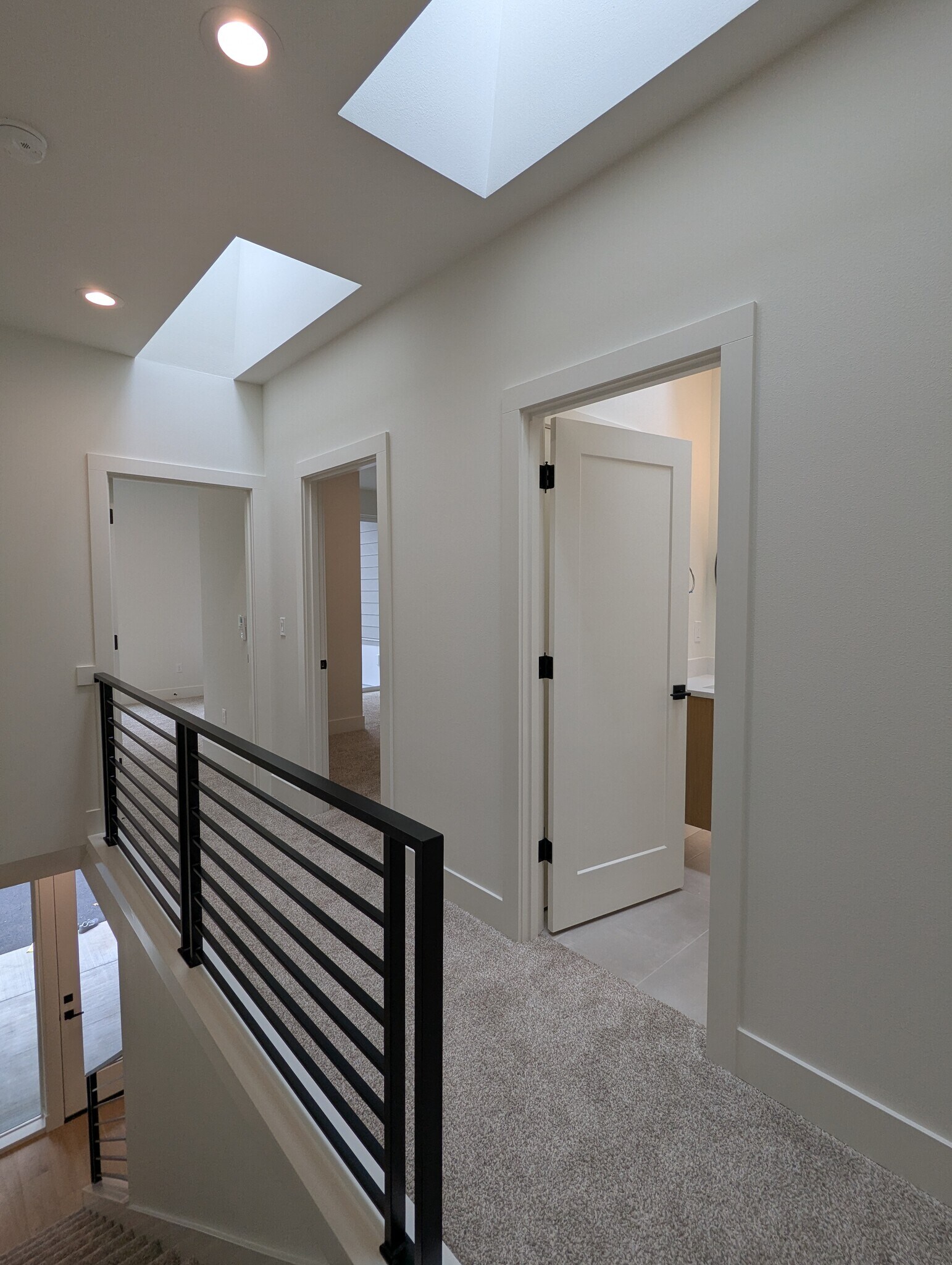 Building Photo - 5041 SE King Rd