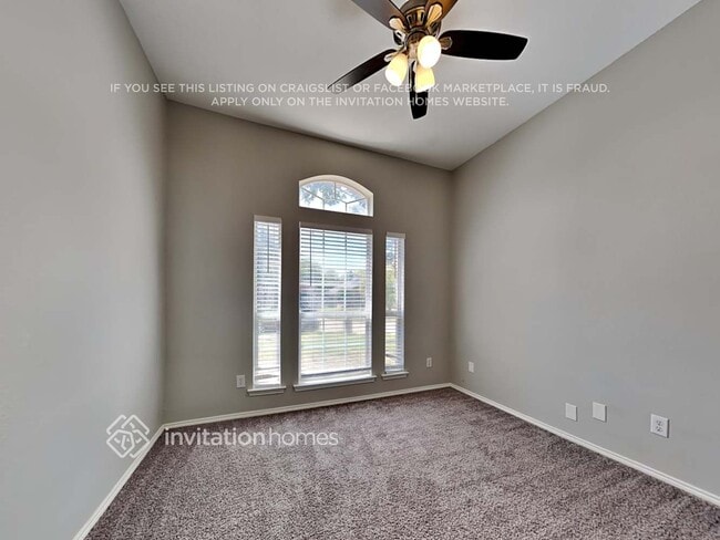 Building Photo - 221 Mulberry Ln