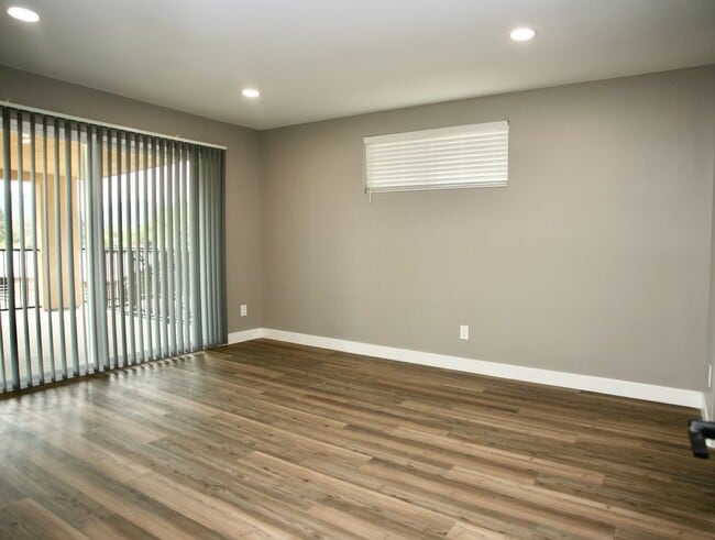 Building Photo - Valle Caballo Ln