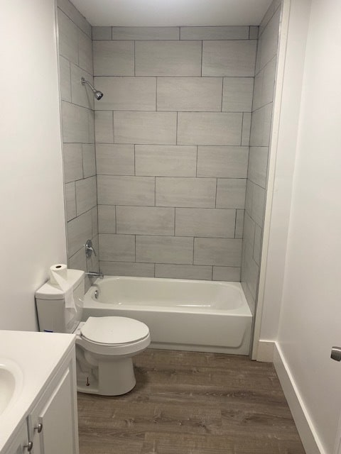 Building Photo - 5 Bedroom Virginia