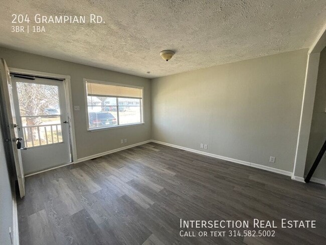 Building Photo - 204 Grampian Rd