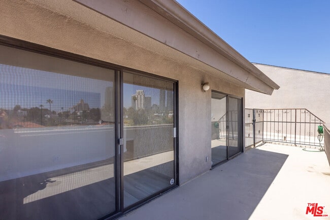 Building Photo - 2324 S Beverly Glen Blvd