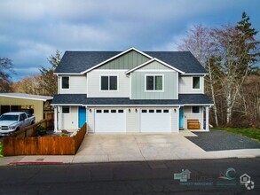 Building Photo - Newly Constructed Seaside Townhome