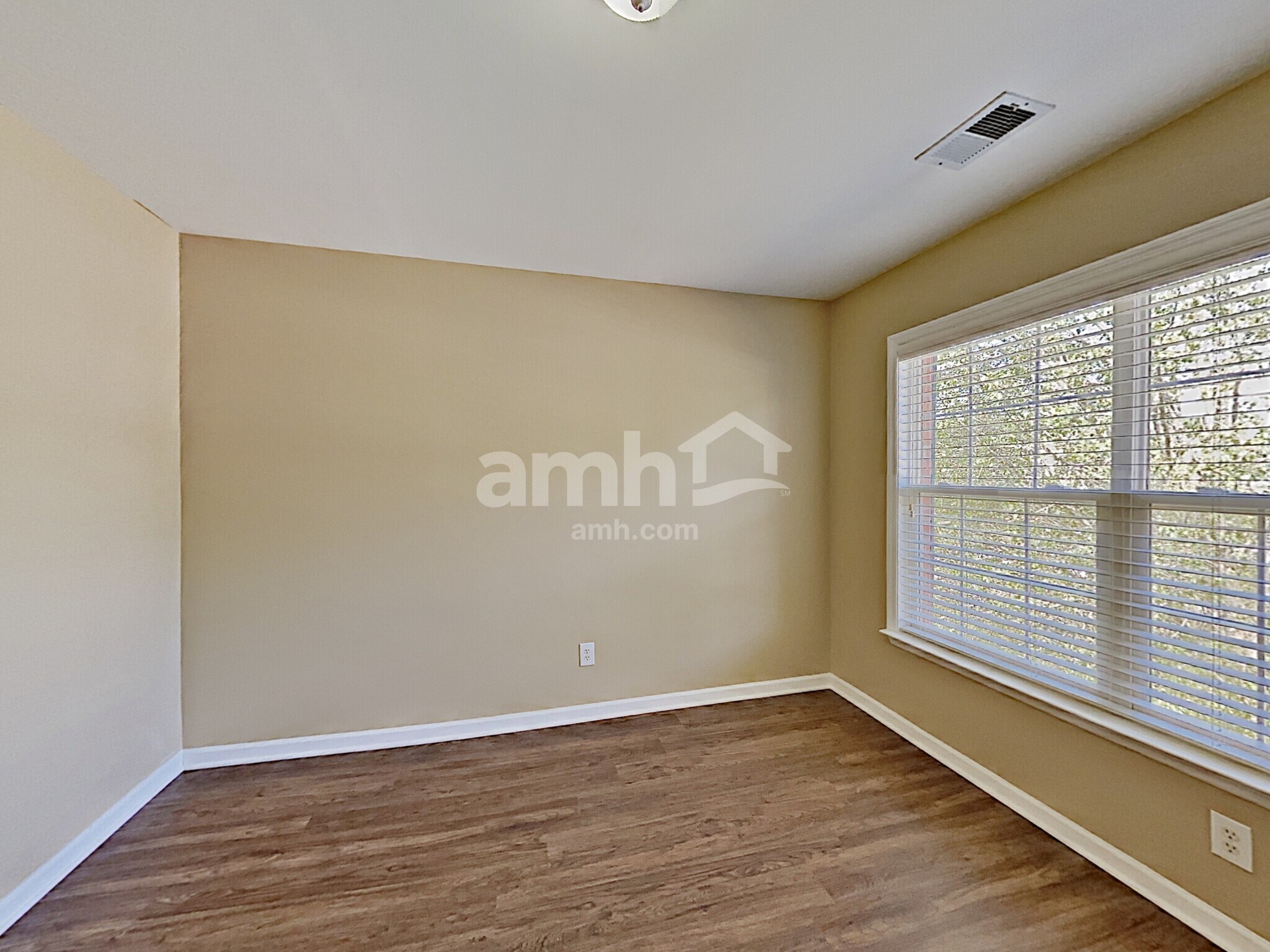 Building Photo - 1111 Bob White Ln