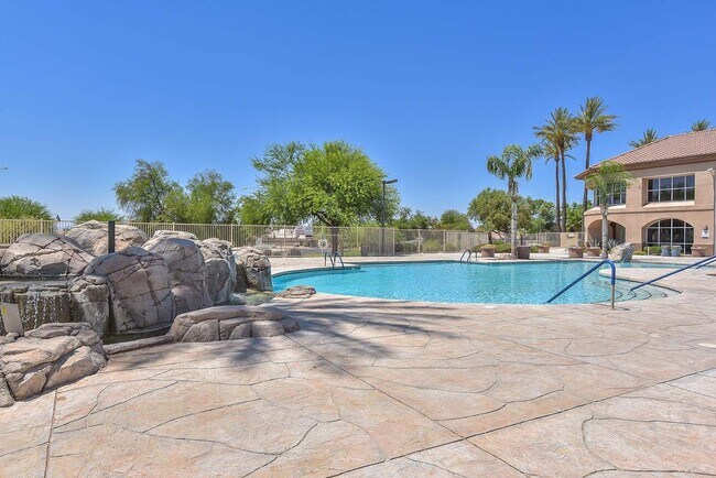 Building Photo - 14227 W Yosemite Dr