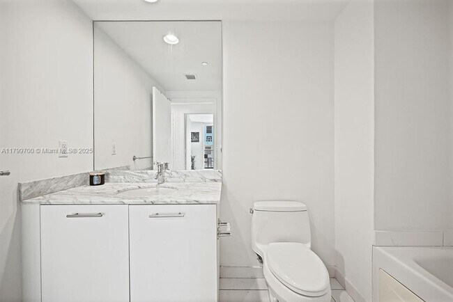 Building Photo - 500 Brickell Ave