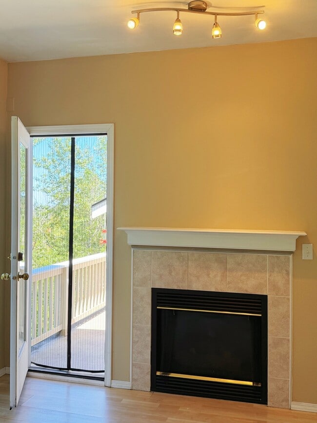 Building Photo - 4704 Mill Pond Dr SE