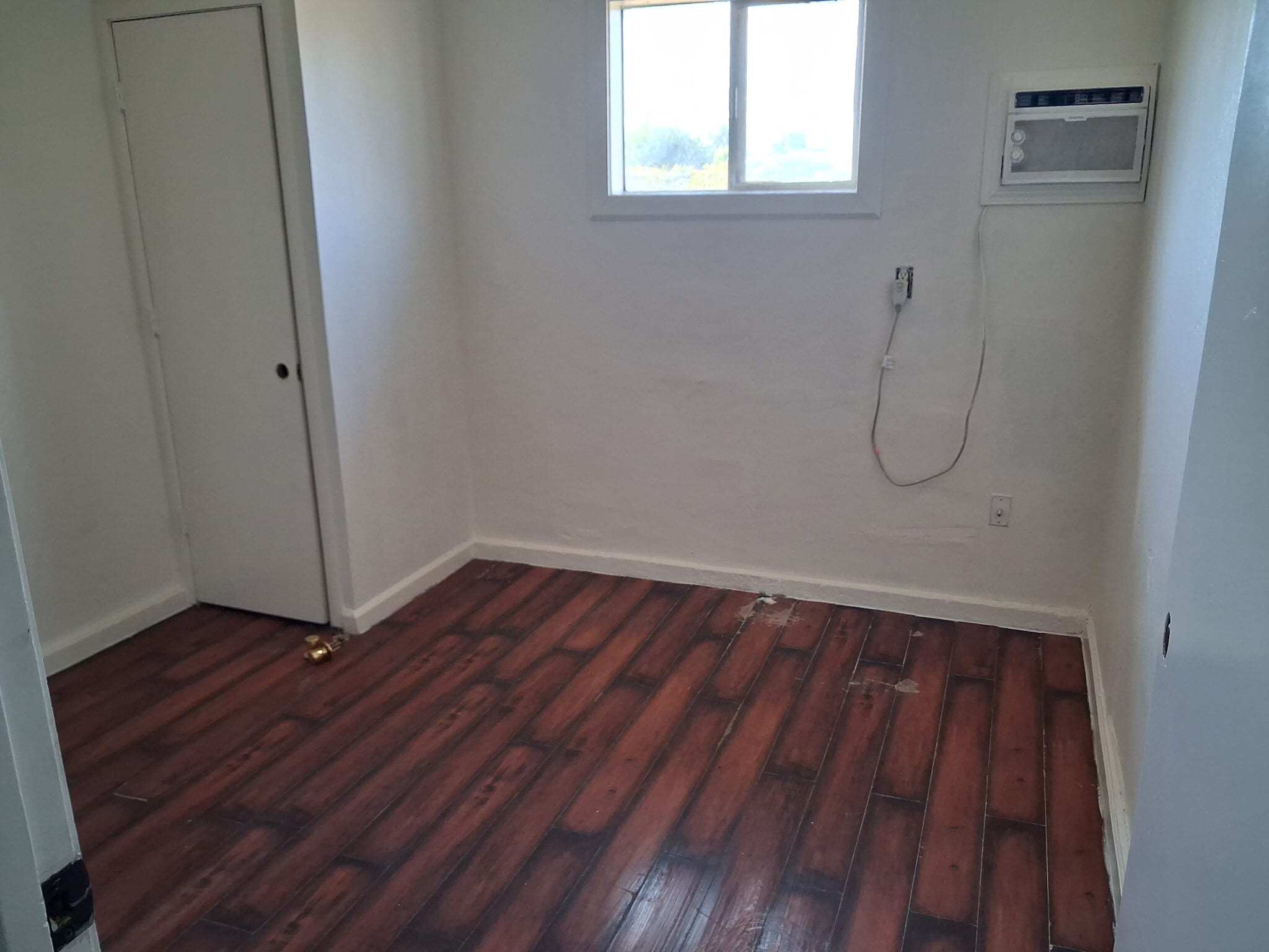 Building Photo - 5722 Lindhurst Ave