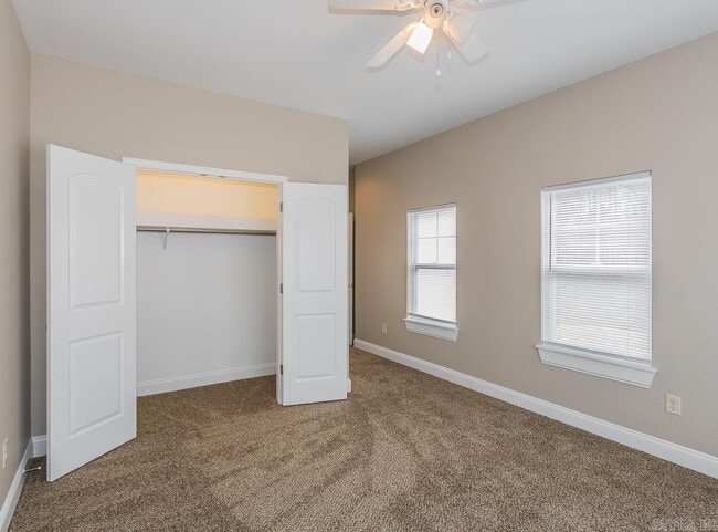 Building Photo - 1216 Sadie Dr