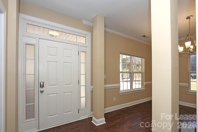 Building Photo - 10122 Victoria Blake Dr