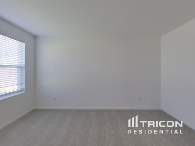 Building Photo - 3009 fantasy Terrace Dr