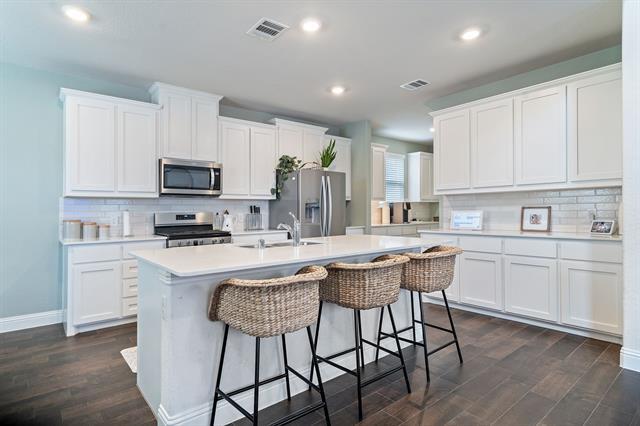 Building Photo - 7012 Willow Thorne Dr