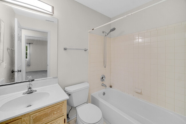 Building Photo - 2403 Mallow Ct