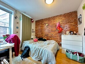 Building Photo - Really niceeee 4 bed in Mission Hill