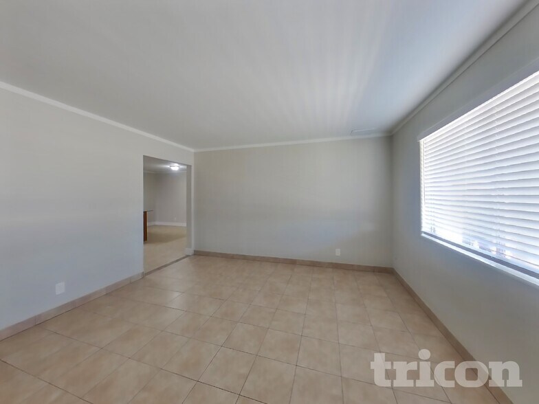 Building Photo - 1649 W Pueblo Ave