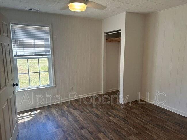 Building Photo - 6610 Highway 81 S