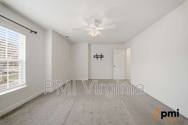 Building Photo - 4304 Cattail Ln