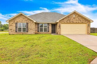 Building Photo - 1823 Landing Pl