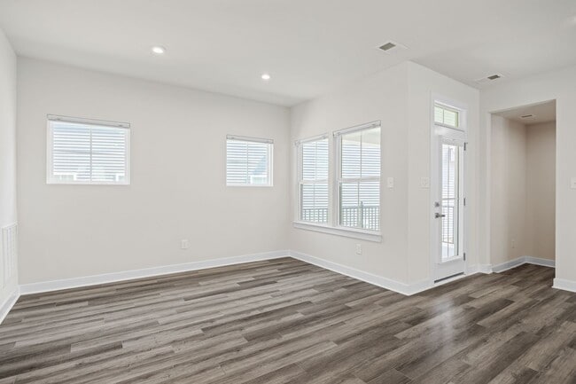 Building Photo - PRICE DROP on Beautiful 5 Bedroom Home wit...