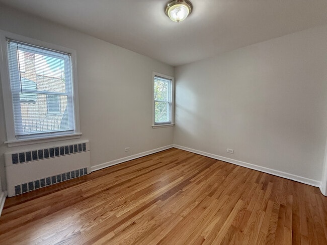 Building Photo - 6147 N Meade Ave
