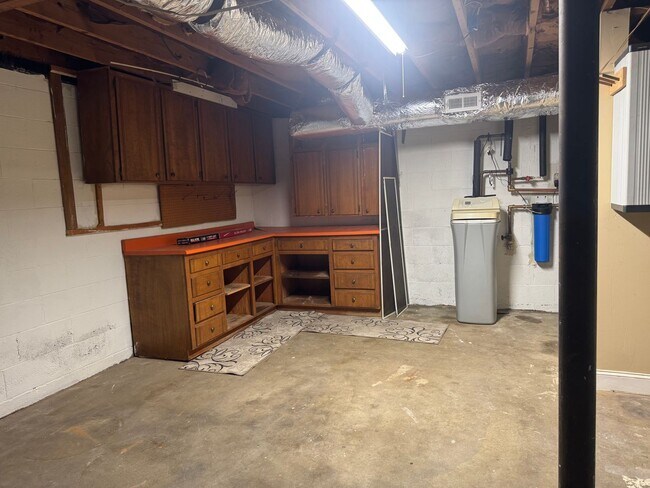 Building Photo - Beautiful 3 Bed 3 Bath Home nestled in St. B!