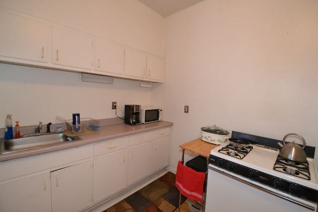 Building Photo - 923 W Waveland Ave