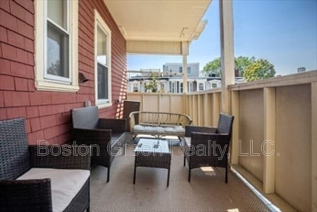 Building Photo - 181 M St