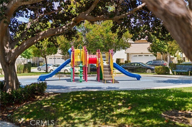 Building Photo - 3860 Amberly Dr