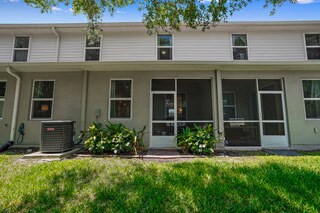 Building Photo - Like New Townhome in Heritage Oaks!