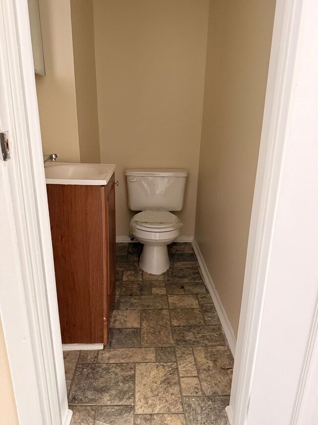 Building Photo - 226 Martin St