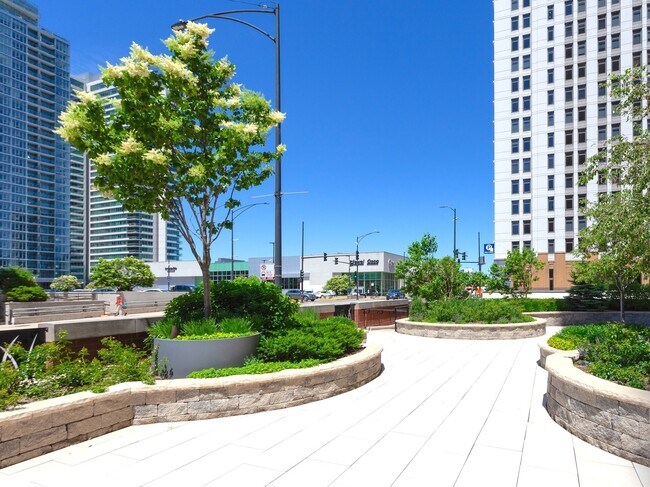 Building Photo - 330 N Jefferson St