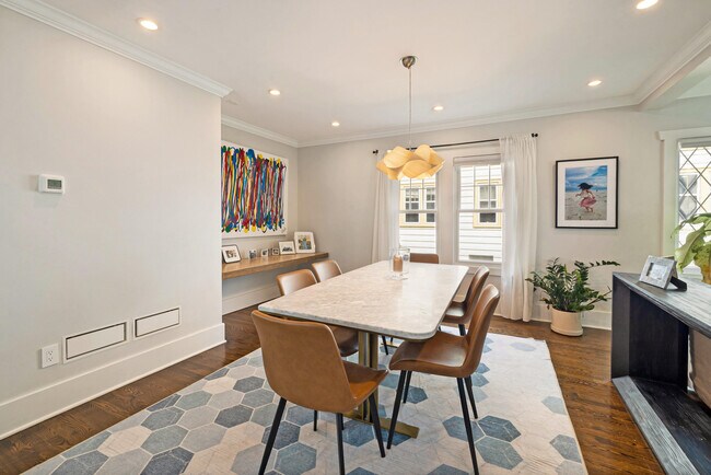 Building Photo - 4445 N Frederick Ave